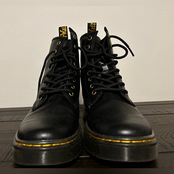 Like new Dr. Martens platform boots - Picture 7 of 7